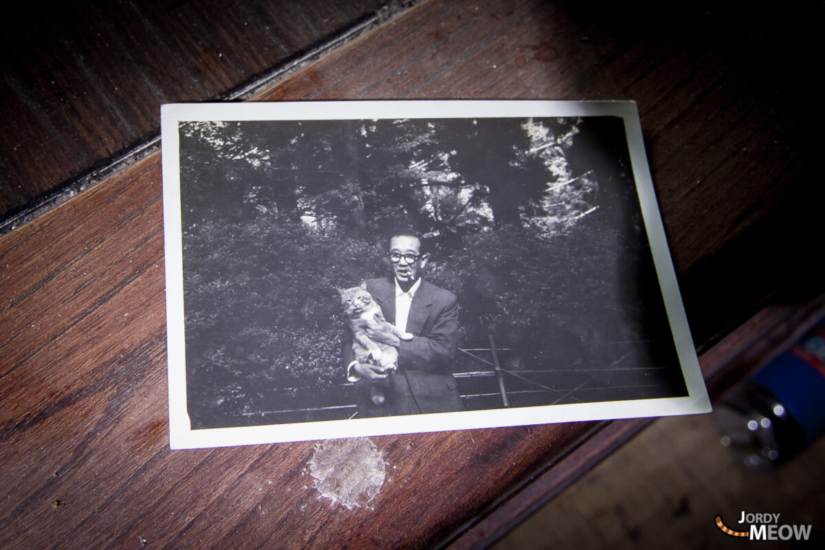 Exploring the Abandoned Royal House - Urban Exploration in Kanto.