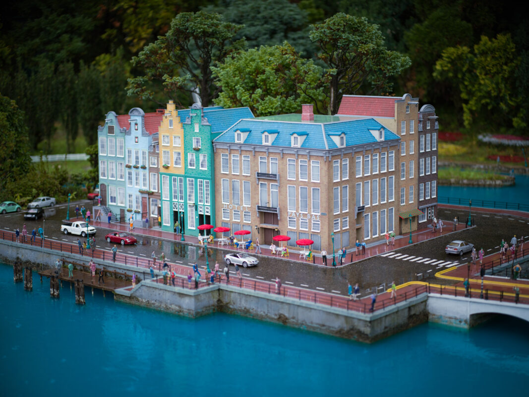 Colorful canal houses in Amsterdams picturesque city center.